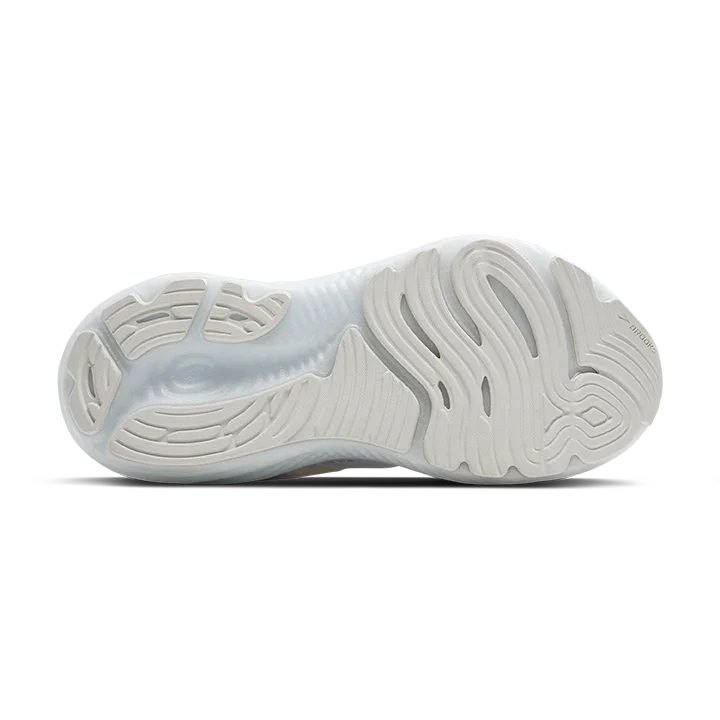 View of white sole on White Brooks Glycerin GTS 22 Running Shoes